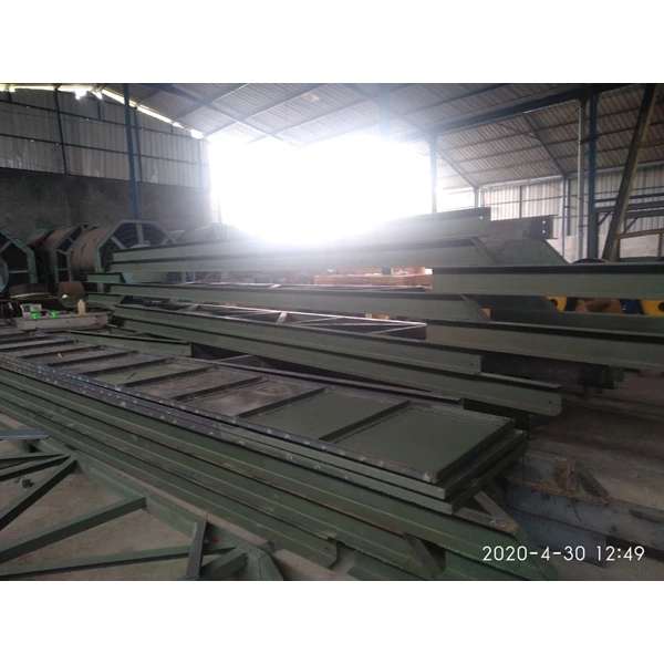 Fabrikasi Unit Conveyor